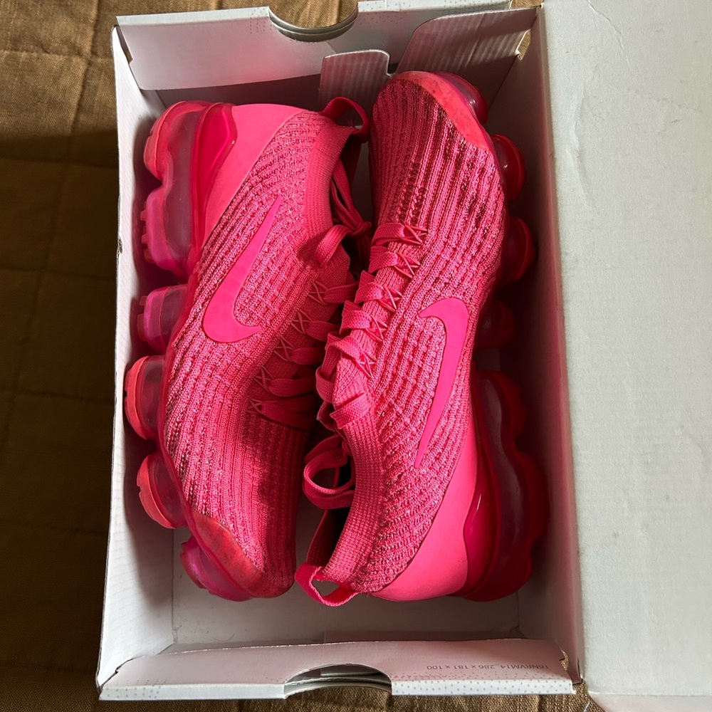 Nike Women's Pink Sneakers - Picture 3 of 4